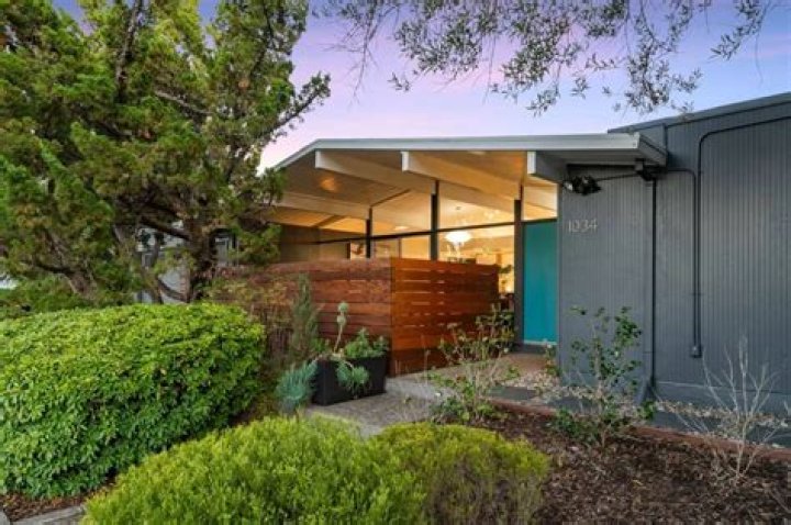 Where were the first Eichler homes built